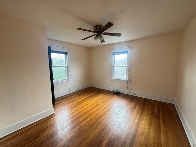 Building Photo - 54 Lathrop Ave