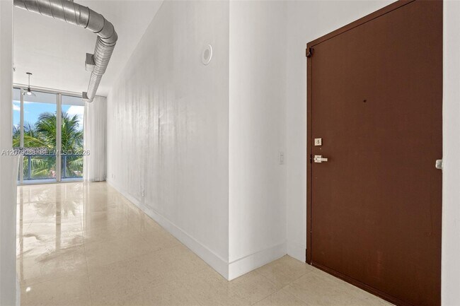 Building Photo - 3029 NE 188th St