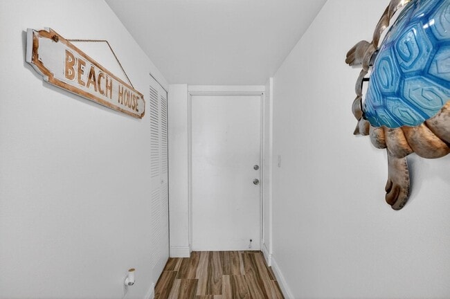 Building Photo - 9940 S Ocean Dr