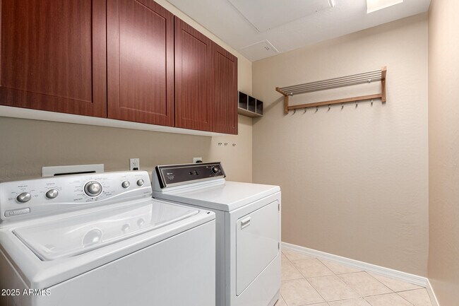 Building Photo - 2302 N Central Ave