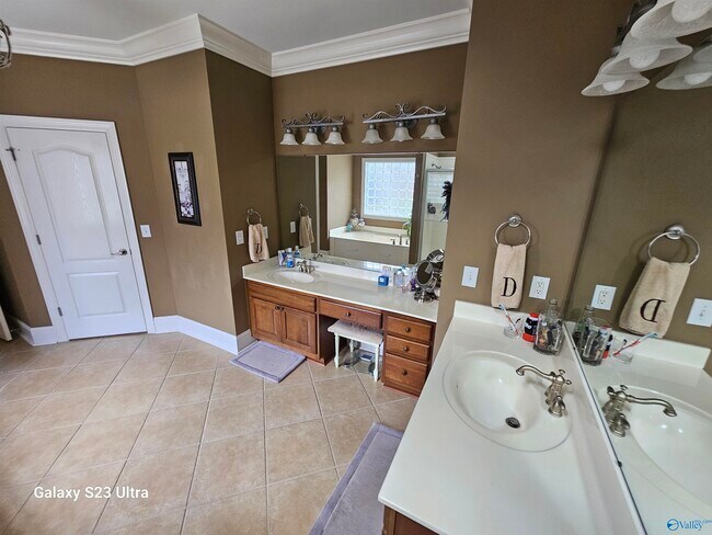 Building Photo - 3204 Ashlar Trail SE