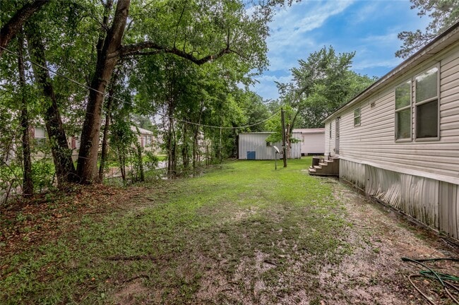 Building Photo - 1323 Avenue E
