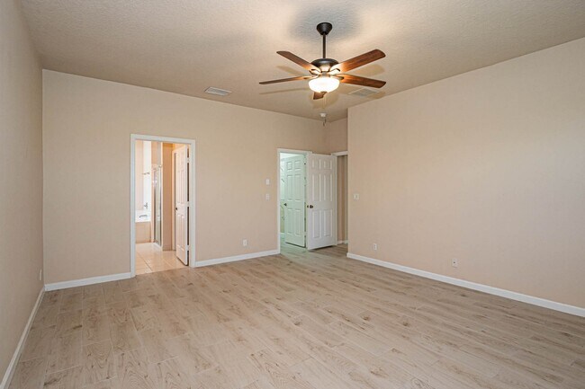 Building Photo - 603 Calamondin Way SW