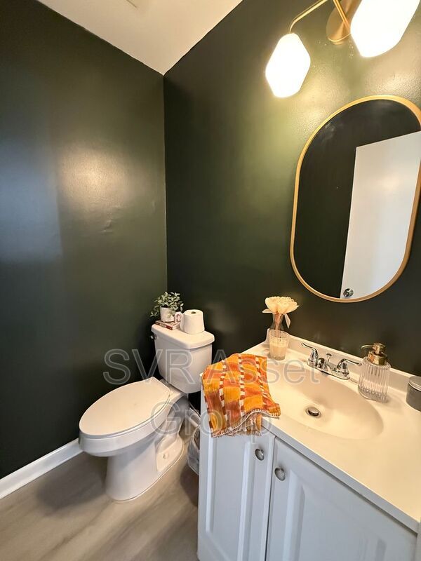 Building Photo - 1272 Arlingwood Ave