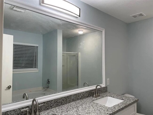 Building Photo - 6310 Hall Pond Ct