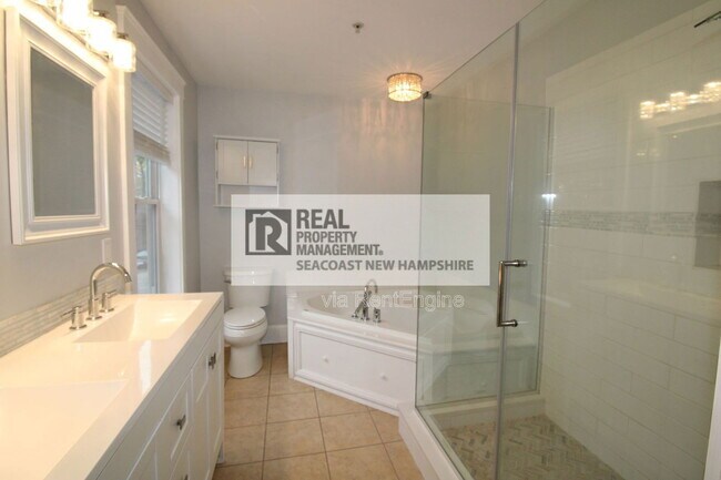 Building Photo - 586 Central Ave