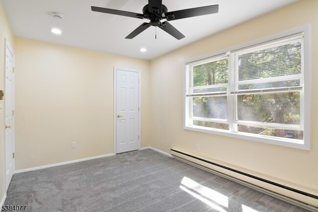 Building Photo - 4 White Birch Trail