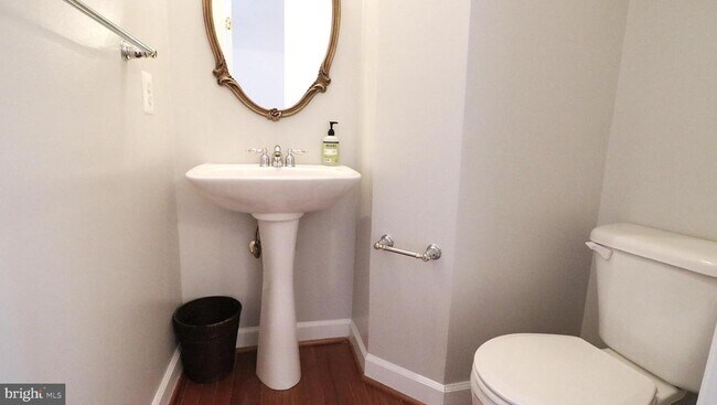 Building Photo - 7228 Fair Oak Dr