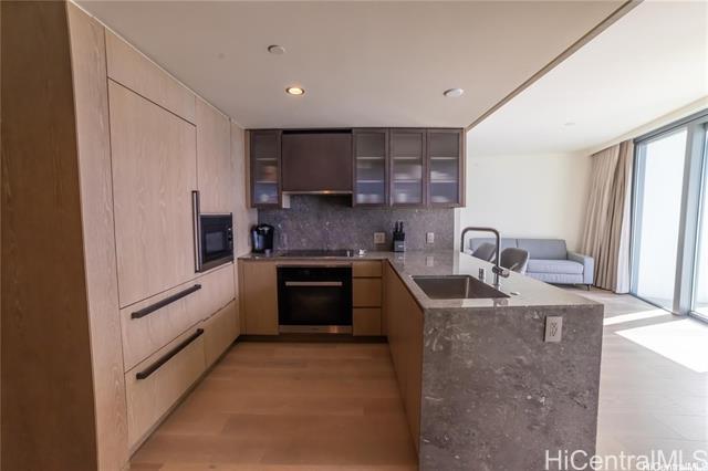 Building Photo - 1000 Auahi St