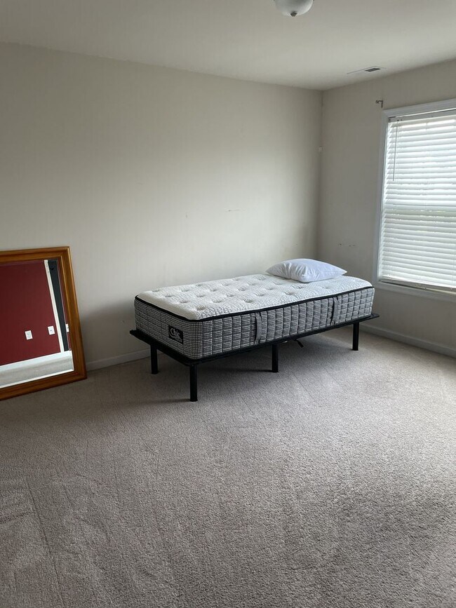Building Photo - 2913 Seven Kings Ct