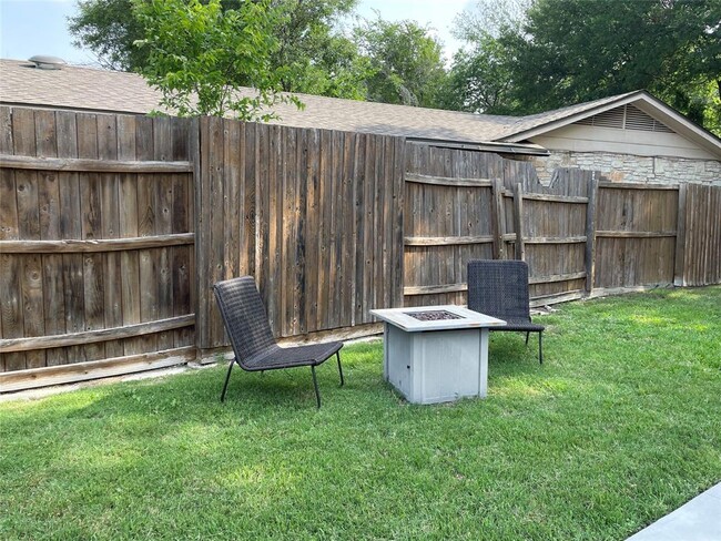 Building Photo - 3101 Matador Dr