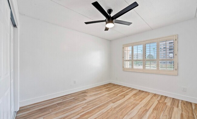 Building Photo - 7930 E Camelback Rd