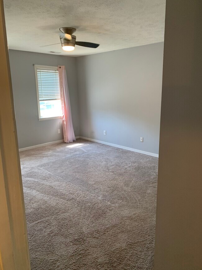 Primary bedroom - 7895 Trumpetvine Ln