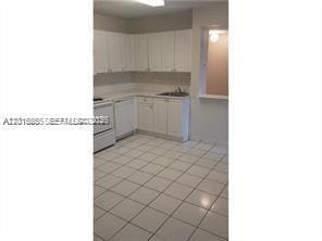 Building Photo - 5100 SW 41st St