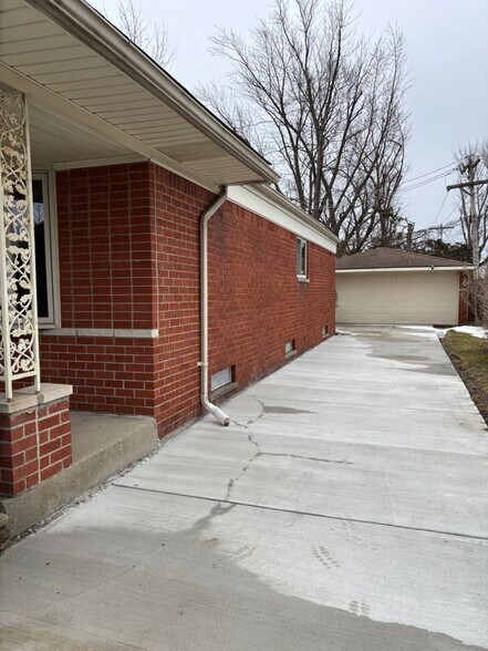 Building Photo - 14224 Brandywine Rd
