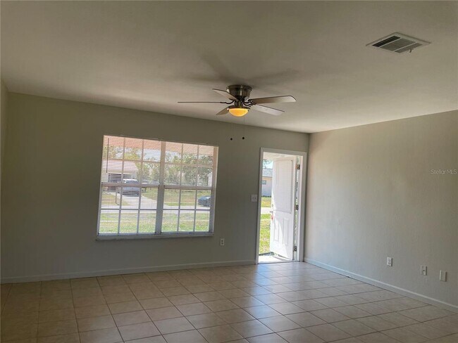 Building Photo - 3314 Montclair Cir
