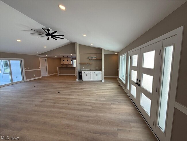 Building Photo - 3940 Ellendale Rd