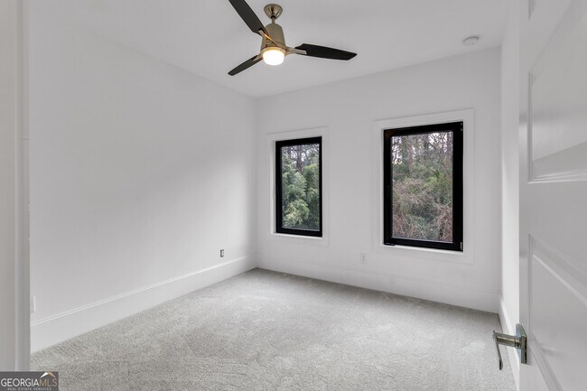 Building Photo - 1107 Briar Cove Cir