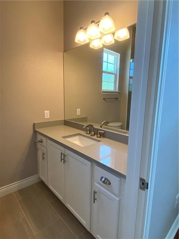 Building Photo - 606 W 1st St