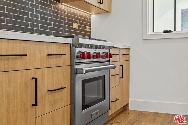 Building Photo - 14535 Killion St