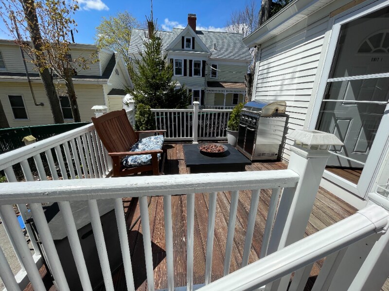 Building Photo - 2 Hough St