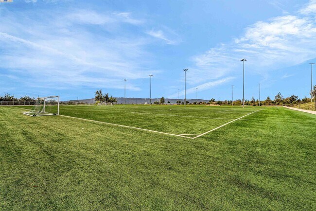 Building Photo - 4287 Loyalton Rd