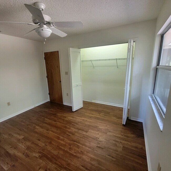 Bedroom 1 - 110 Park St