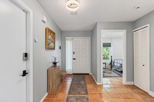 Building Photo - 10332 Islander Dr