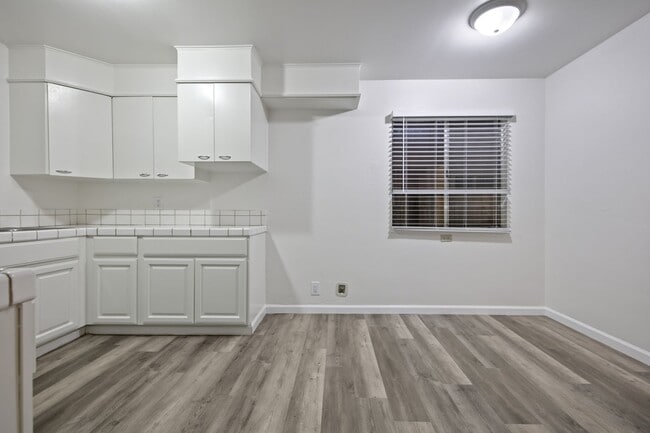 Building Photo - 3 Bedroom 2 Bathroom House For Rent!