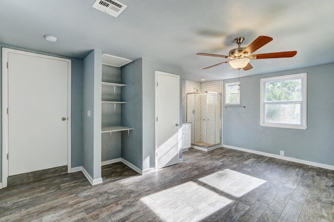 Building Photo - Remodeled Retreat w/ Covered Patio, Front ...