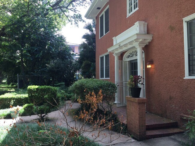 Building Photo - 1BD/1BA on Audubon Park, with Off street p...