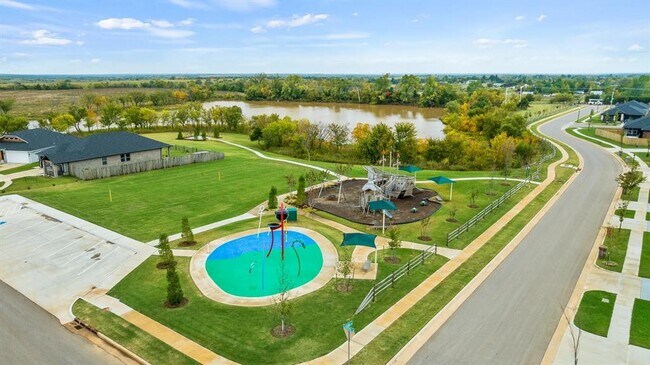 Building Photo - 6509 SE 87th St