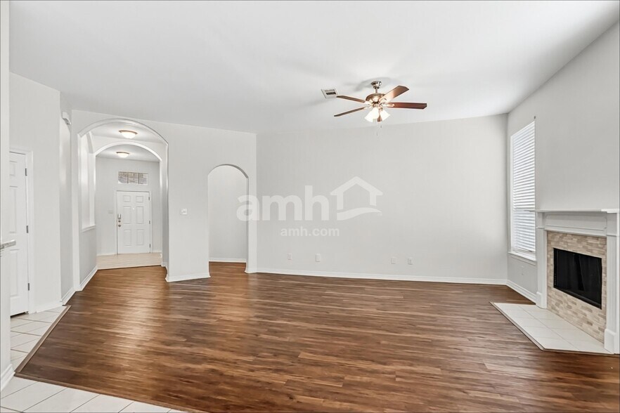 Building Photo - 2204 Perkins Crossing Dr