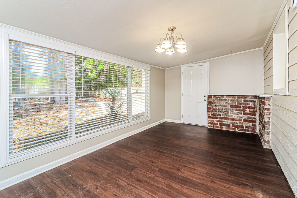 Building Photo - 109 Aztec Way SE