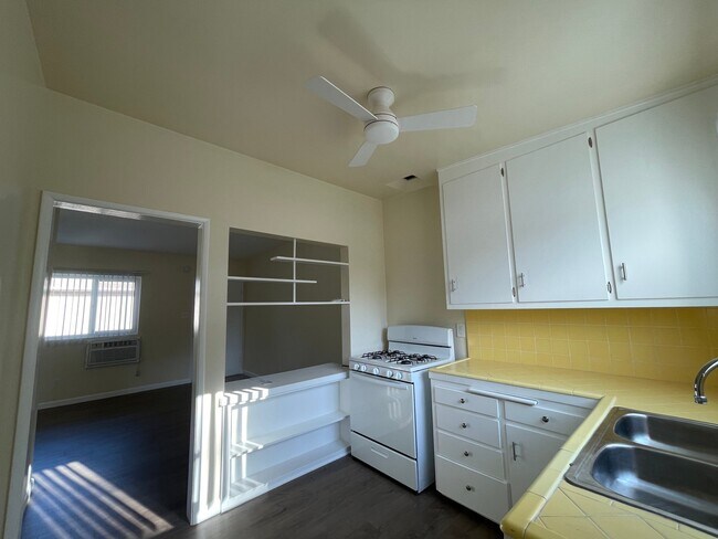 Building Photo - 14207 Sylvan St