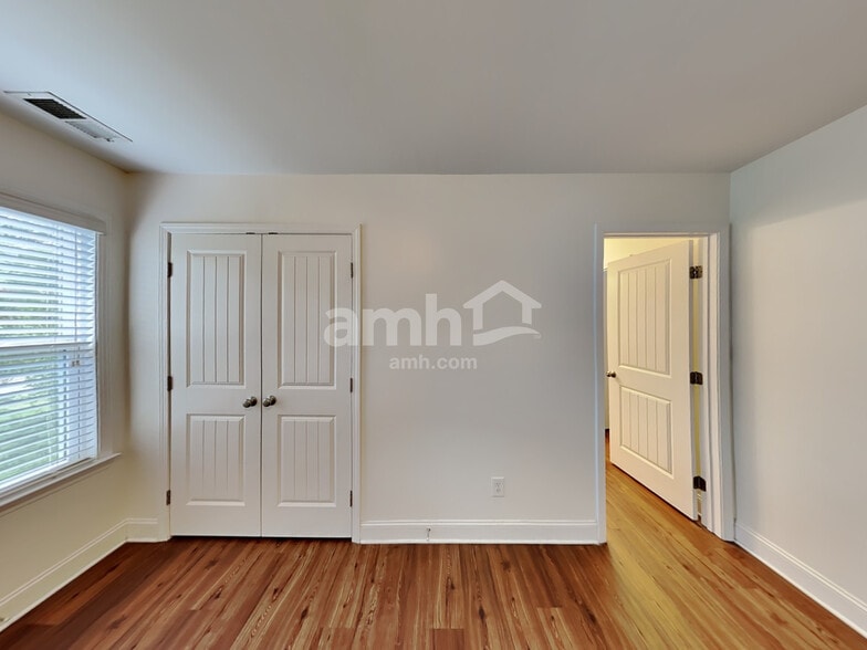 Building Photo - 1007 Monitor Ct