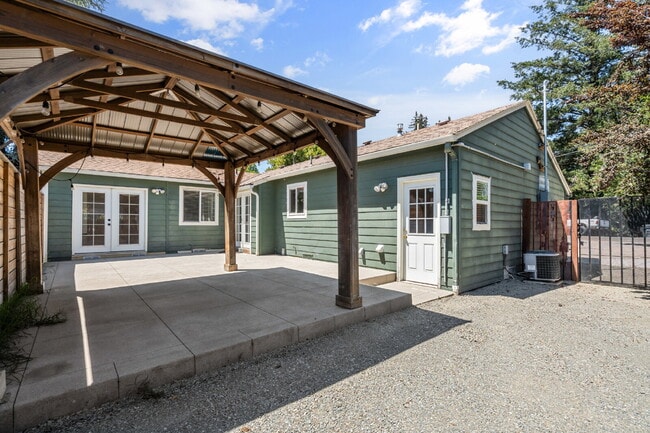 Building Photo - 510 Keene Dr