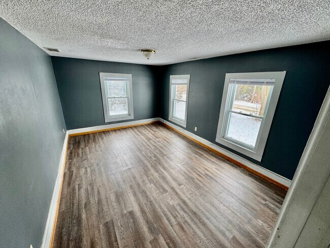 Building Photo - 30556 Lanan Rd