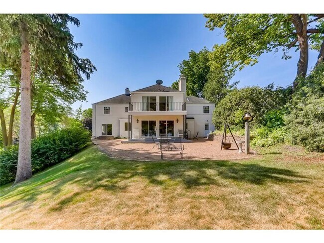 Building Photo - 18000 Breezy Point Rd