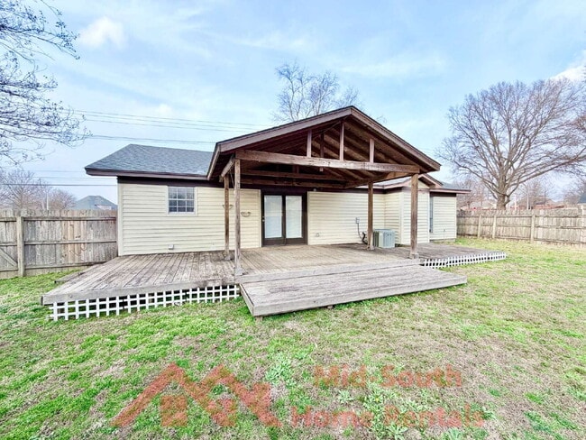 Building Photo - 465 Shelton Rd