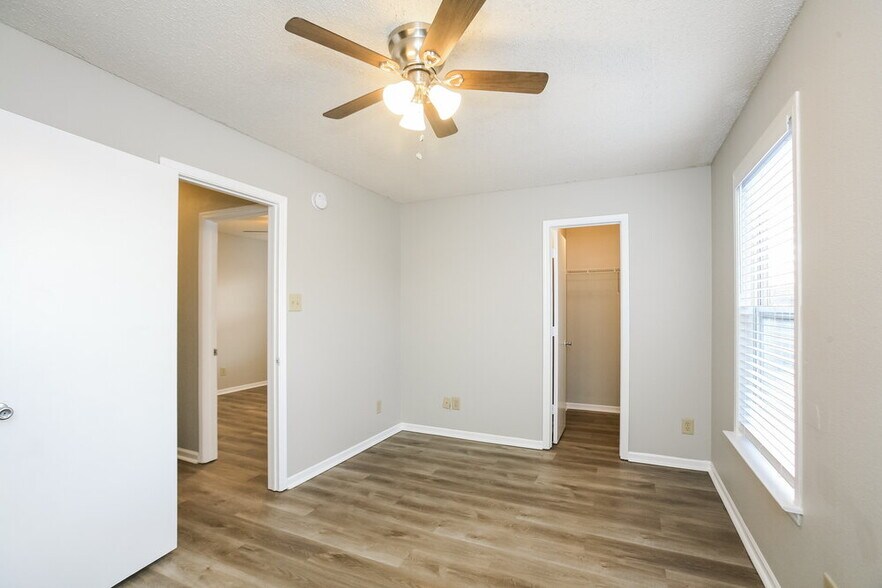 Building Photo - 12179 Maize Dr