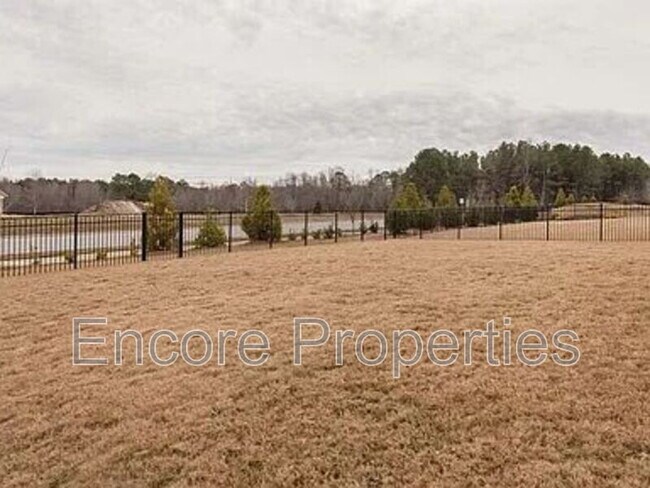 Building Photo - 708 Glenville Lake Dr