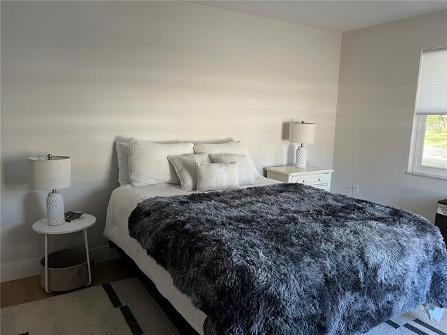 Building Photo - 1455 Fairway Dr