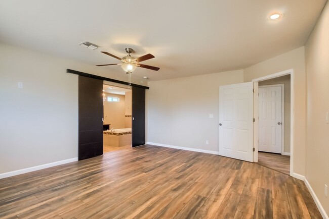 Building Photo - 4 Bedroom 3 Bathroom Single Family Home in...