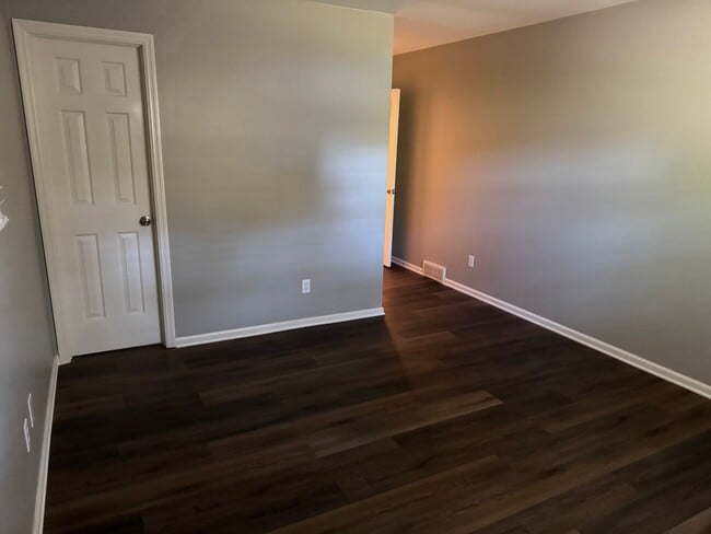 Building Photo - 3 Bedroom Ranch - Upper Arlington, OH