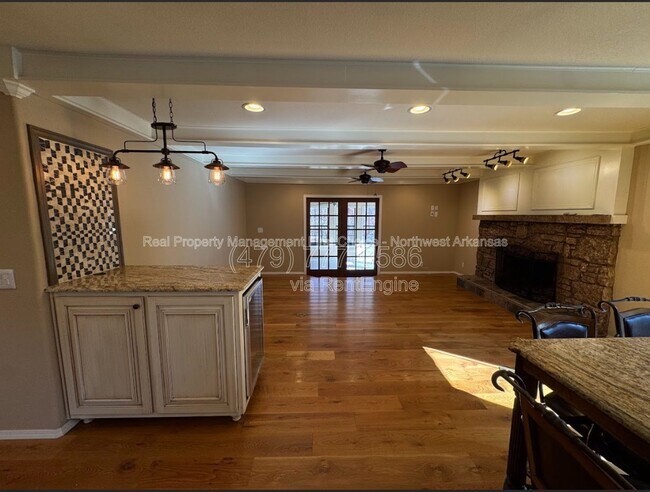 Building Photo - 23 N Howard Pl