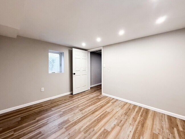 Building Photo - 1828 Bairsford Dr