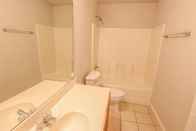 Building Photo - 21903 Silverfield Park Ln