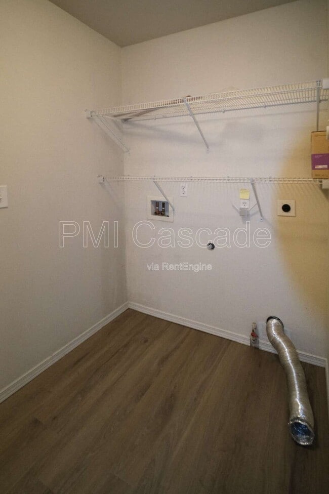 Building Photo - 2510 Mitchell Ave