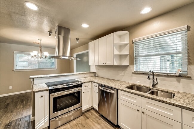 Building Photo - 2817 Blackwood Dr